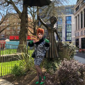 Daniel Wallace Instagram - Here are some pics from a few weeks ago of me hanging with all the legends in Leicester square and promoting @deathdropplay 
Wearing @lizziebiscuits and hair by @florencias_wigs 💚🖤
We only have two more weeks to go....and today we are joined by another legend @latriceroyale who is stepping into Summers heels once again and taking over from the glorious @jujubeeonline 💗
If you haven't seen it yet make sure to book your ticket soon and join us on Tuck island before the run finishes!
#Westend #Drag #Theatre #Murder
#westendwendy #leicestersquare #lovelytime❤️