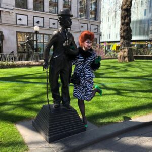 Daniel Wallace Instagram - Here are some pics from a few weeks ago of me hanging with all the legends in Leicester square and promoting @deathdropplay 
Wearing @lizziebiscuits and hair by @florencias_wigs 💚🖤
We only have two more weeks to go....and today we are joined by another legend @latriceroyale who is stepping into Summers heels once again and taking over from the glorious @jujubeeonline 💗
If you haven't seen it yet make sure to book your ticket soon and join us on Tuck island before the run finishes!
#Westend #Drag #Theatre #Murder
#westendwendy #leicestersquare #lovelytime❤️