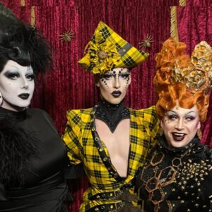 Daniel Wallace Instagram - Just about recovered from @rupaulsdragcon what a GORGEOUS time we had!💗
So fabulous to meet you all thankyou for swinging by booth B75 and keeping me and @liquorice_black company!🖤
Had an ace weekend sharing a booth with the monochrome mistress of Manchester herself and being neighbours with that sister wife of mine @cheddar_gorgeous (though it was so buuuusy all weekend this was literally the only time we all got a photo together!)💛
Massive thankyou to @melissacavz and @lourobs for being our booth buddies and helping us keep on top of everything!You are both superstars and we couldnt have done it without you!❤
Wearing @lizziebiscuits and @florencias_wigs (obvs)🐝
See you all next year?!
#familygorgeous #Dragula #manchesterqueens #DragCon #lovelytime