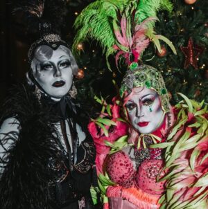 Daniel Wallace Instagram - Told you i've not been very good at the social media's of late....playing catchup and starting with New years eve aint i?!
Giving our best showgirls for 2023 with @liquorice_black at @therefugemcr 
Snapped by @oliviajmorgancommercial 💗
#lovelytime❤️ #manchesterqueens  #newyearseve #Drag #Familygorgeous