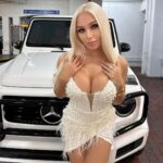 Daniella Chávez Instagram - Súbete vamos de Shopping 🛍️ @NovaMEN & @FashionNova 🤍. Miami Beach, Florida