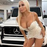 Daniella Chávez Instagram - Súbete vamos de Shopping 🛍️ @NovaMEN & @FashionNova 🤍. Miami Beach, Florida
