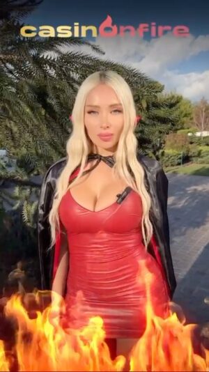 Daniella Chávez Instagram - @casinoonfire Dulce o Dinero? 👻♥️🧛🏻