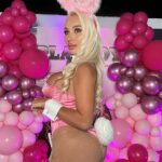 Daniella Chávez Instagram - Tú Conejita Playboy🩷✨Cuál es tu foto Fav? 🐰. @myslimusinas 🛻🎉.