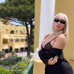 Daniella Chávez Instagram - @socialstarsarmy ⭐️Buongiorno Capri💛 Capri, Italy