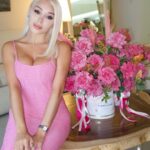 Daniella Chávez Instagram - Where is my ken?🌷 @miami_flower_store 🌷 Miami Beach, Florida