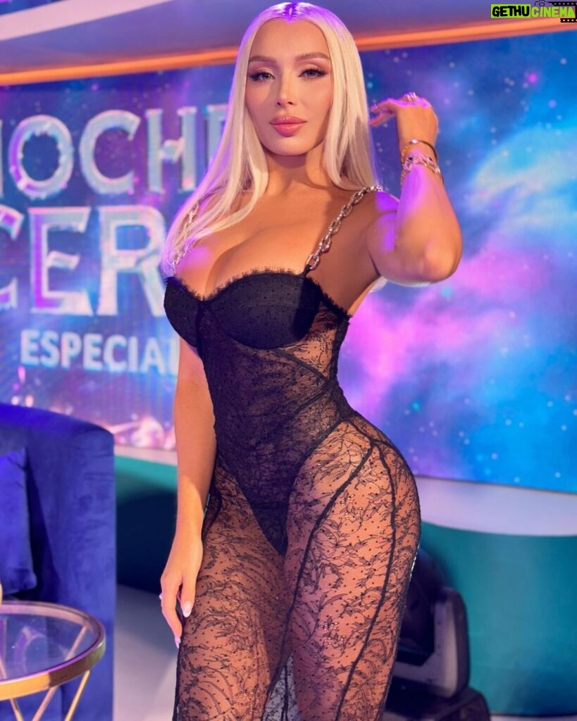 Daniella Chávez Instagram - Nota para este Vestido? 🖤