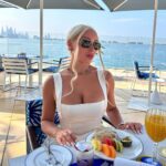Daniella Chávez Instagram - Todo lo que te pasa es por y para tu bien, Agradece las cosas que no salieron como esperabas porque en realidad merecías algo mucho mejor 💫 Dubai is my favorite place✨ Burj Al Arab Jumeirah