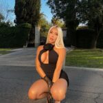 Daniella Chávez Instagram - “Preocúpate por tu conciencia, más que por tu reputación. Tu conciencia es lo que eres. Tu reputación es lo que otros piensan de ti. Y lo que piensan de ti, no es tu problema”. Cuál es tu foto fav? 💋