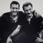 Dany Boon Instagram – Au-delà de la star, de la bête de scène, de l’immense artiste qu’était Johnny, c’était un être profondément gentil et d’une grande générosité ♥️ Il aurait eu 80 ans aujourd’hui. Bon anniversaire mon Johnny !