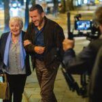 Dany Boon Instagram - Ce soir sur @tf1 « La ch’tite famille » avec ma deuxième maman ♥️ Celle de cinéma qui vient d’être décorée Grand-croix de la Légion d'honneur ! @linerenaudofficiel