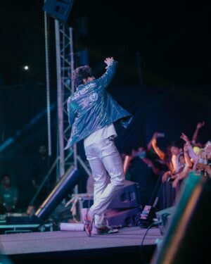 Darshan Raval Instagram - ✨💙 
 Wearing @lovegen_spain