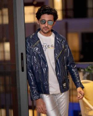 Darshan Raval Instagram - ✨💙 
 Wearing @lovegen_spain