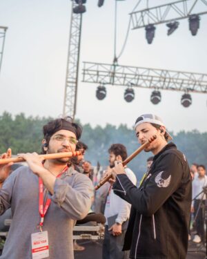 Darshan Raval Instagram - #Surat Let’s BEGIN 
(Last photo mat dekhna..sneek peek hai from what’s going to happen 😉)