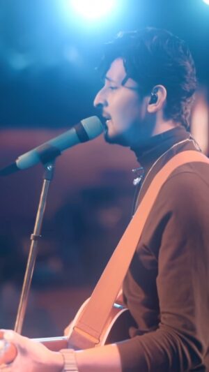 Darshan Raval Instagram - Asal Mein tum hi toh ho mere ✨ 

STAY TUNED..KUCH HONE WALA HAI BOHOT JALD 💙