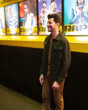 Darshan Raval Instagram - Was a fun night at #SpotifyRap91 @spotifyindia 

Jacket and shoes:- @rarerabbit_in 
Trousers and T-shirt :- @jackjonesindia @bestsellerindia 
Styled by:- @epoch_by_karan 

📸 @dushyantravaldz