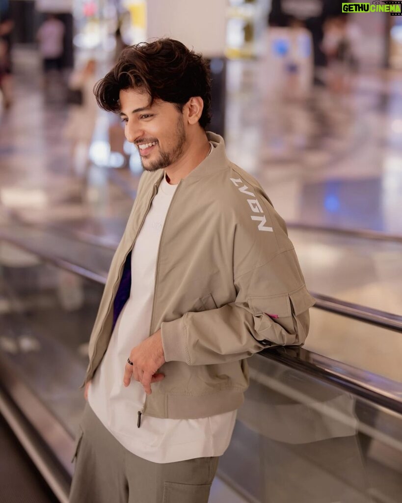 Darshan Raval Instagram - LVGN @lvgn_by_lovegen 🌪️✨❤️ 📸 @dushyantravaldz Dubai UAE