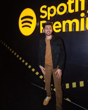 Darshan Raval Instagram - Was a fun night at #SpotifyRap91 @spotifyindia 

Jacket and shoes:- @rarerabbit_in 
Trousers and T-shirt :- @jackjonesindia @bestsellerindia 
Styled by:- @epoch_by_karan 

📸 @dushyantravaldz