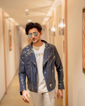 Darshan Raval Instagram - ✨💙 
 Wearing @lovegen_spain