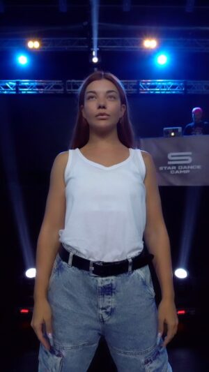Darya Timoshenko Instagram - Battle all styles 1x1 / JUDGE’s showcase 

Part 1 @rolikdasha 

Music @kevinjzprodigy 

Thanx  for everyone 🧡🙏🏼