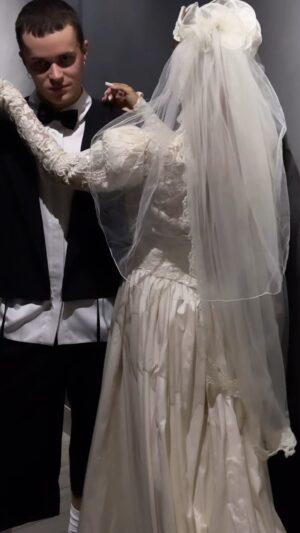 Darya Timoshenko Instagram - 🏆🤍💍 @voodoomaksim @_house_of_voodoo

Performance wedding