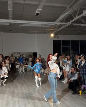Darya Timoshenko Instagram - Winner TagTeam performance 🏆
With my bestie @mark.balenci 🩵

@aloha.weekends Девочки вам спасибо за Краснодар , ценю и поддерживаю очень @christinecutest  @vika.naomi ☁️

Судьям : @pok_olenina @bardash_ninja @kisaitsme 

И всем участникам категории , состав был просто вау 💦 

Выбрала приличные отрывки из батла , было весело! 🌪️