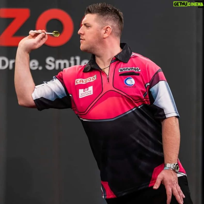Daryl Gurney Instagram - CAZOO MASTERS QUARTER FINAL RESULT DARYL GURNEY 9️⃣-🔟Nathan Aspinall Agony for Daryl, but he can be proud of his efforts this weekend. Aspinall stopped the rot to trail 8-7, and a 98 and 68 finishes moved him 9-8 ahead. Daryl forced a final leg, kicking off with a 180, but Aspinall pinned double five to advance. 📸Taylor Lanning/PDC
