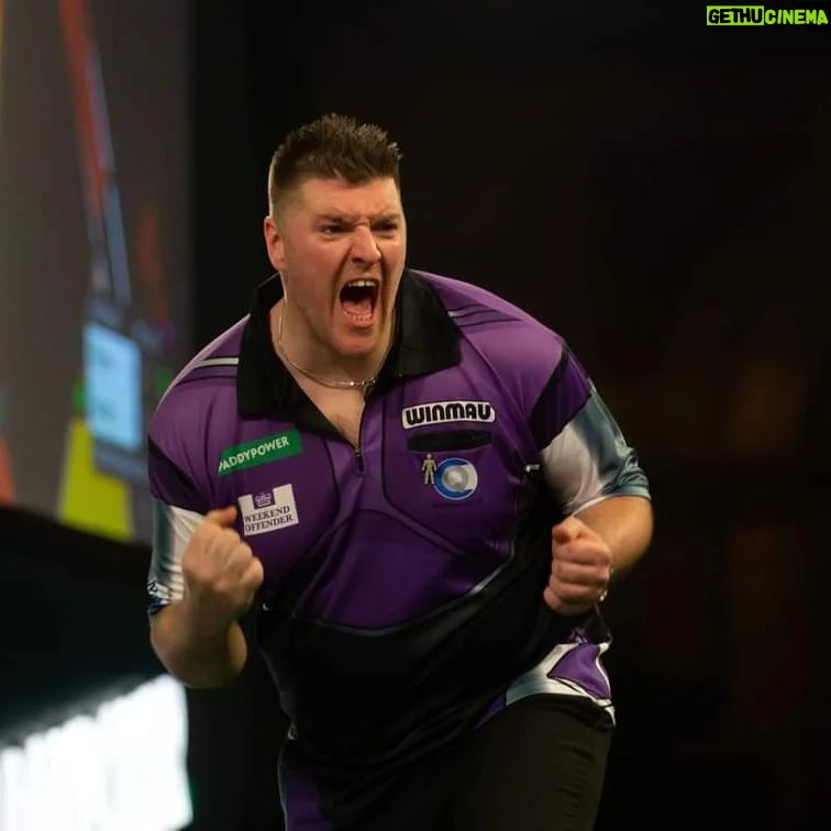 Daryl Gurney Instagram - It was another tough one last night, especially against Ricky. Delighted to make it through. The kiss wasn't bad too I suppose😂 On to another difficult one against Chizzy tomorrow. I'm up for the fight. Thanks so much for your amazing support, and to: @carquay @weekendoffender @winmauofficial