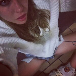 Daveigh Chase Instagram - Do or die shot.💋💋💋 #ootd