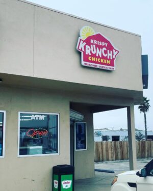 David Alan Grier Instagram - I stopped for some road trip yardbird yesterday aaaaaannnnnd I must officially declare Krispy Krunchy is the BEST gas station chicken I have ever had in my life! Got damn it’s good! 🏆