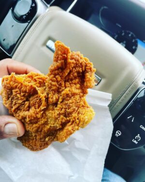 David Alan Grier Instagram - I stopped for some road trip yardbird yesterday aaaaaannnnnd I must officially declare Krispy Krunchy is the BEST gas station chicken I have ever had in my life! Got damn it’s good! 🏆
