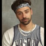 David Cristina Instagram - Fiz lá aquela coisa do AI Yearbook para ver como é que eu era se tivesse feito o liceu nos anos 90, que fiz. E a julgar por estas fotografias era um nhónhó ou um sinistro. Exceto na terceira foto, em que fazia parte dos D.A.M.A.