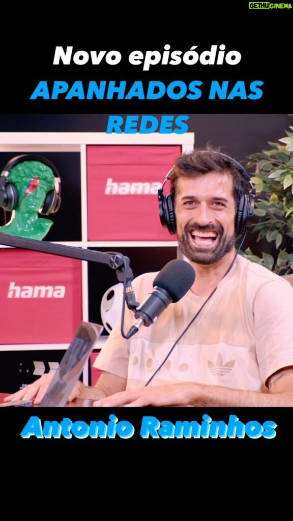 David Cristina Instagram - Hoje saiu o oitavo episódio do APANHADOS NAS REDES com o @raminhoseffect, o último da primeira temporada desta coisada que tanto trabalho e tanto gostinho me tem dado fazer. Este episódio se não foi o meu preferido esteve perto. Falámos de muita coisa, da saída do Twitter, do começo do standup em Portugal e de atuar para a lista A. Episódio disponível no YouTube e no Spotify (com vídeo). Ide ver que vale a pena. Obrigado @hamaportugal e @clickandplaystudio pelo apoio!