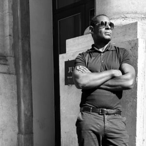 David Harewood Instagram - Another day another city. Just checked into Padova. One night only then off to Venice. Week 2 of Dickens in Italy, our co-production with @skyarts @balandi_ .
@section52films is up and running. 👊🏾