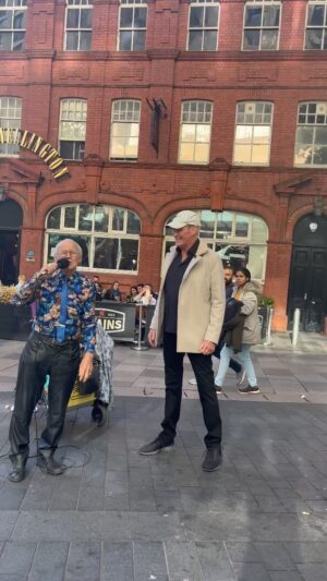 David Hasselhoff Instagram - Having a great time in Cardiff. Saw this guy…. The welsh love to sing.