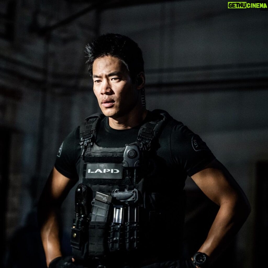David Lim Instagram - Live to fight another day. The resilience of this show and our fans was on full display this past weekend. Getting cancelled on Friday and un-cancelled on Monday brought a whirlwind of emotions for all of us, as we’ve poured our hearts and souls into #SWAT for six amazing seasons. Even after the news of cancellation, it didn’t feel like it was over just yet. Thank you @sptv @cbstv and the entire @swatcbs fam for letting us give the show and our characters a proper send-off. And shout out to our fearless leader @shemarfmoore for always fighting for what’s right. SWAT. SEASON 7. THE LAST DANCE. LET’S GO!!! 🖐🏽✌🏽💥