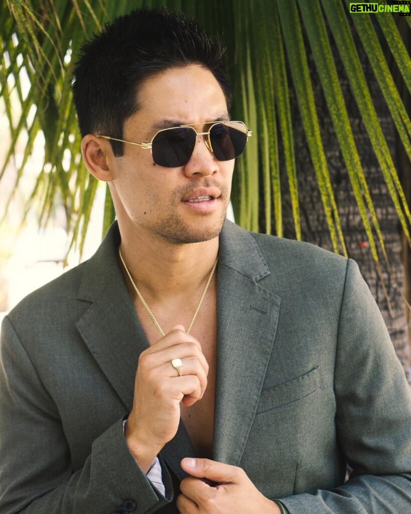 David Lim Instagram - LA livin’ with @saintsgoldco 🌴😎 Came across this brand in my search for the perfect, everyday chain. Solid gold, made in Italy, and without the crazy retail markup of most jewelry companies. Timeless and made to last forever. ✨ #saintsgoldpartner #saintsgoldco Los Angeles, California