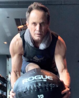 David Yost Instagram - Embrace who you are
Believe in who you are
Affirm who you are
#affirmative #affirmyourself #blueranger #powerrangers #quantumcontinuum #goingrogue