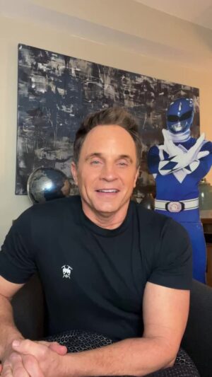 David Yost Instagram - HAPPY NEW YEAR - shoutouts, 30th Anniversary Special, #QuantumContinuum , #12daysofholidaygivinggiveaway , etc
Grateful for you all! 
#affirmative #affirmyourself #powerrangers #blueranger