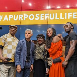 Dawn Butler Instagram - Just a snippet of a wonderful evening celebrating my new book #Apurposefullife thank you to my family and chosen family. @sadiq gave the funniest speech 🤣 and thanks to my MP friends who travelled so far 💝.

@diversityriley