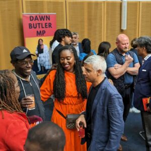 Dawn Butler Instagram - Just a snippet of a wonderful evening celebrating my new book #Apurposefullife thank you to my family and chosen family. @sadiq gave the funniest speech 🤣 and thanks to my MP friends who travelled so far 💝.

@diversityriley