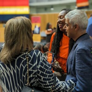 Dawn Butler Instagram - Just a snippet of a wonderful evening celebrating my new book #Apurposefullife thank you to my family and chosen family. @sadiq gave the funniest speech 🤣 and thanks to my MP friends who travelled so far 💝.

@diversityriley
