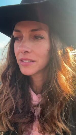 Dawn Olivieri Instagram - Bowie auction is back
