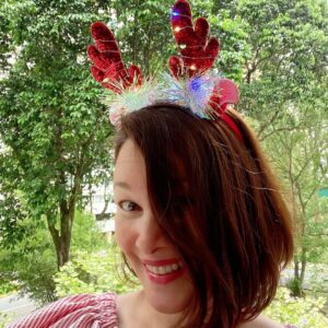 Deanna Yusoff Instagram - Couldn’t resist! Merry Xmas 🎅❤️

#xmas 
#christmas2020 
#beingsilly 
#cute 
#singapore
#actress
#eurasian