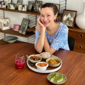 Deanna Yusoff Instagram - Selamat Hari Raya Aidilfitri. Hope you are having a lovely one despite not being able to balik kampung and be with friends and family. Cooked myself a very simple meal of nasi dagang, and as dessert, I made seri muka. It’s nice, for a change, to be able to cook calmly and then enjoy it without all the usual rush. Have a blessed one and stay safe everyone. 😘 #raya2020 #dudukrumah #family #stayhome #nasidagang #serimuka #homecooked #simplerecipe #holiday #staysafe #staypositive #balance #goodhealth #harmony #love #livingwithdeanna #journey #gratitude #blessing #eurasian #actress #fun #happiness