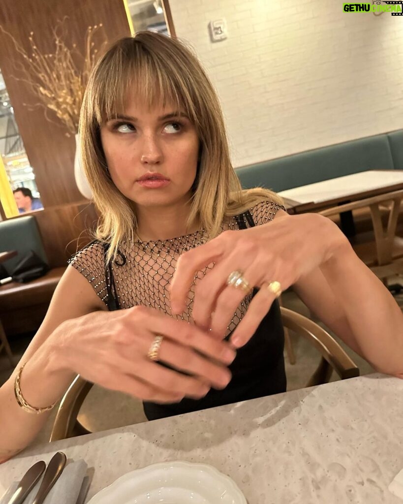 Debby Ryan Instagram - no that’s just how my face looks