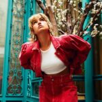 Debby Ryan Instagram - 🥊🫅 you get 5 points for every one you’ve watched: Night Teeth, Insatiable S1, Level Of Concern music video, Cover Versions, Insatiable S2, my Instagram story Just Fashion Paris