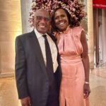 Deborah Roberts Instagram - What an honor and pleasure to take part in the White House historical Association gala at the NY Met. This organization dates back to Jackie Kennedy and her desire to preserve “the people’s house” for future generations. I had the thrill of interviewing two former fictional presidents, Martin Sheen and Michael Douglas, just after the extraordinary Denyce Graves enthralled us with America The Beautiful. Quite fitting for a beautiful evening. @whitehousehistory Metropolitan Museum of Art