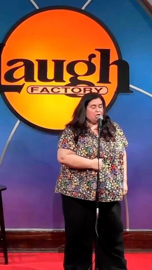 Debra DiGiovanni Instagram - We’re different!! #twin #comedyclub #women #skateboard