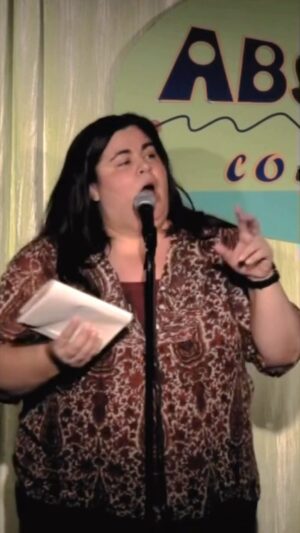 Debra DiGiovanni Instagram - SAVE YOURSELVES!! Oh god. I’m still not ready. (Toronto 🇨🇦 2016) #comedyvideos #comedyclub  #funny #zombie #run